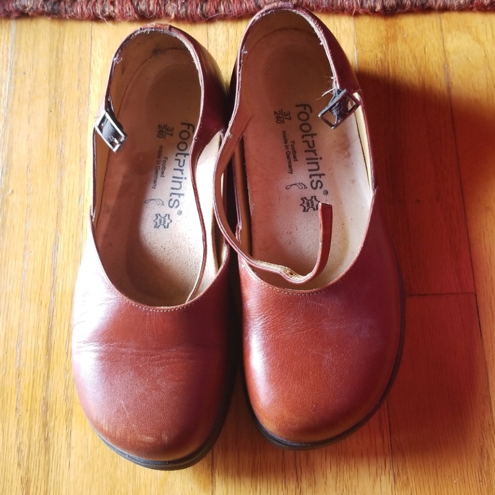 Footprints shoes